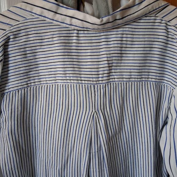 Liz Claiborne Blouse-y Blue Striped Long Sleeve Buttoned Shirt Blouse Size L - Picture 4 of 8